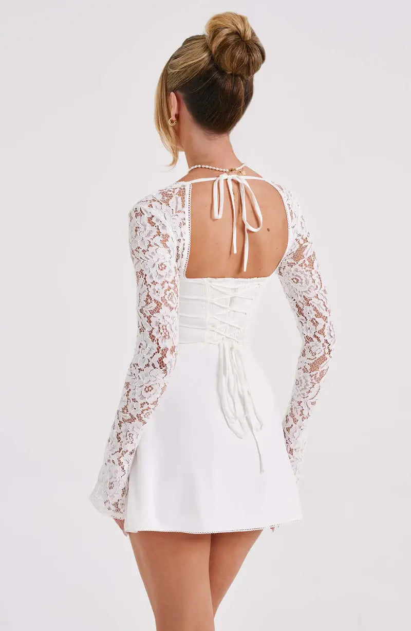 Flora™ | Mini vestido con detalles de encaje
