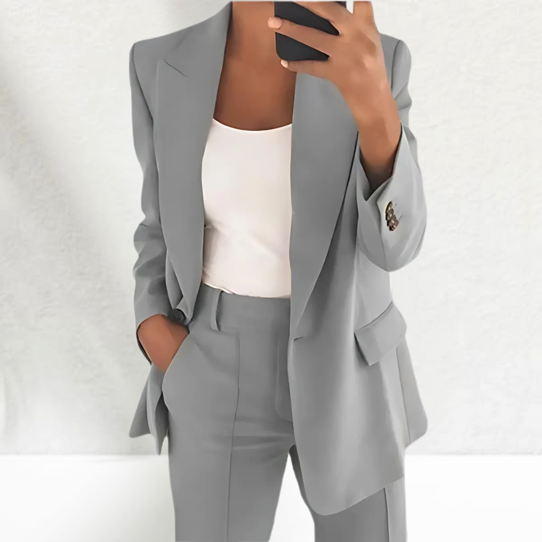 Teresa – Traje de Dama de Dos Piezas